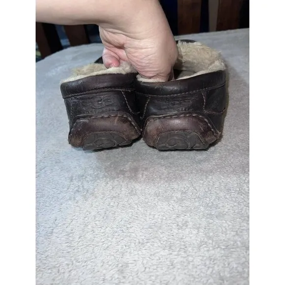 UGG 5379 Mens Dark Brown Leather Shearling Loafers Slippers Comfort
