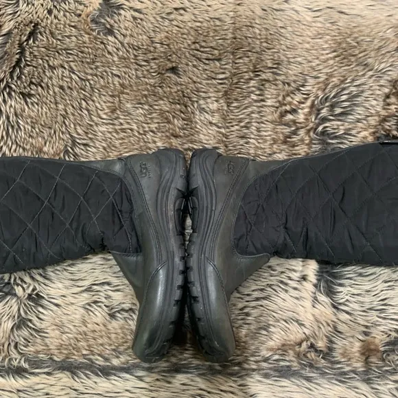 UGG AUSTRALIA 5160 Snowpeak Tall Sheepskin Winter Waterproof Snow Boots Size 7