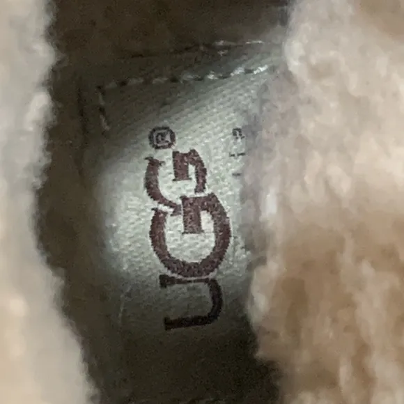 UGG AUSTRALIA 5160 Snowpeak Tall Sheepskin Winter Waterproof Snow Boots Size 7