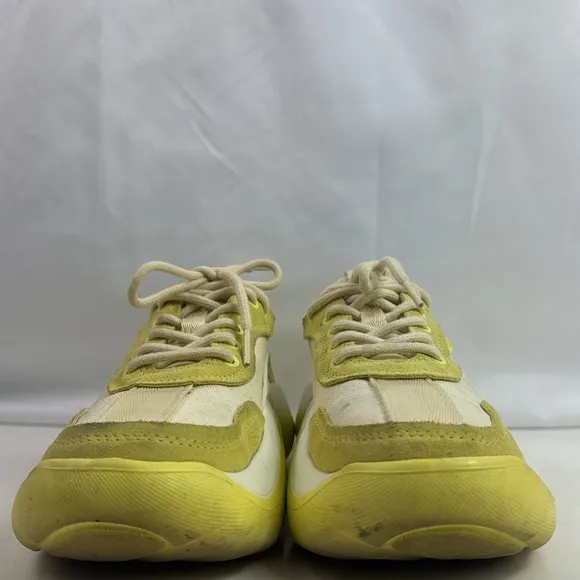 UGG Australia Yellow La Cloud Low Fashion Women's Sneakers