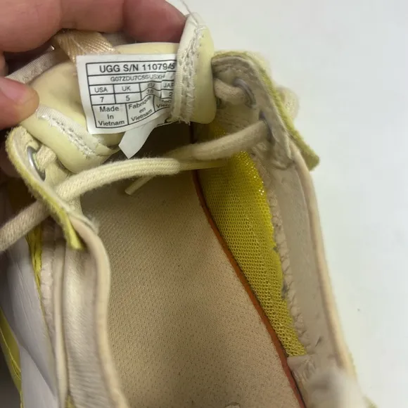 UGG Australia Yellow La Cloud Low Fashion Women's Sneakers