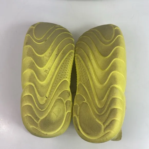 UGG Australia Yellow La Cloud Low Fashion Women's Sneakers
