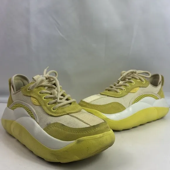UGG Australia Yellow La Cloud Low Fashion Women's Sneakers
