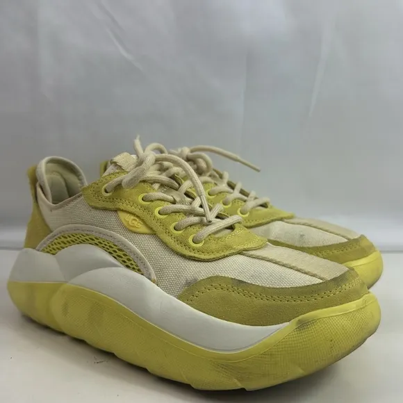 UGG Australia Yellow La Cloud Low Fashion Women's Sneakers