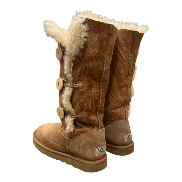 UGG Bailey Australia Classic Tall II Womens Winter Boots - Size 10 Chestnut