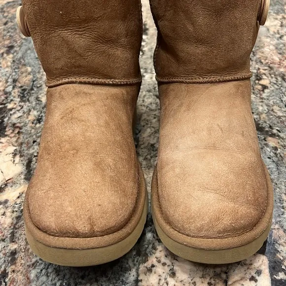 UGG Bailey Australia Classic Tall II Womens Winter Boots - Size 10 Chestnut