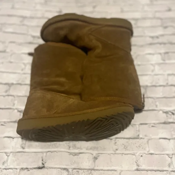 Ugg Brown Suede Boots with Fur Lining Size 1 Girls