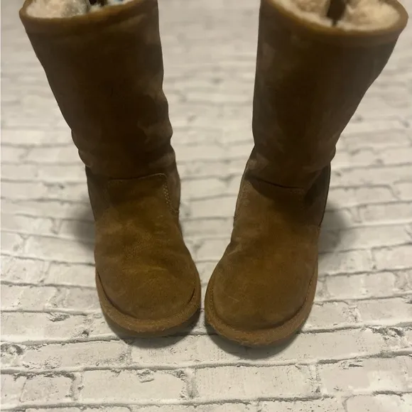 Ugg Brown Suede Boots with Fur Lining Size 1 Girls
