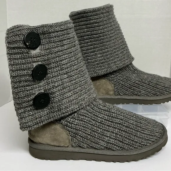 UGG CLASSIC CARDI GRAY KNIT BOOTS SIZE 9