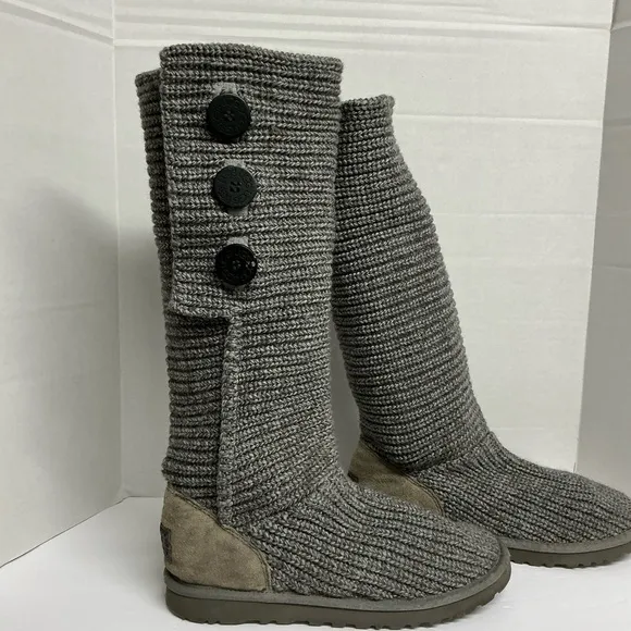 UGG CLASSIC CARDI GRAY KNIT BOOTS SIZE 9