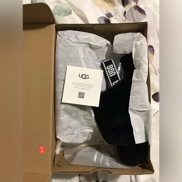 Ugg Fluff Yeah Slides NWT