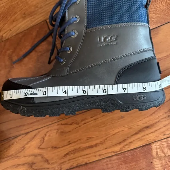 UGG Gray and Black Winter Boots Size 4