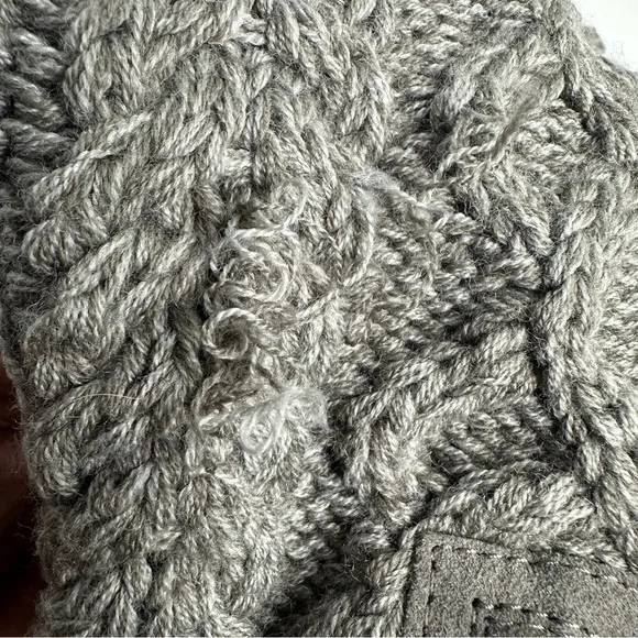 UGG Kids' Classic Cable Knit Water Resistant Boot in Grey  Sz: 3
