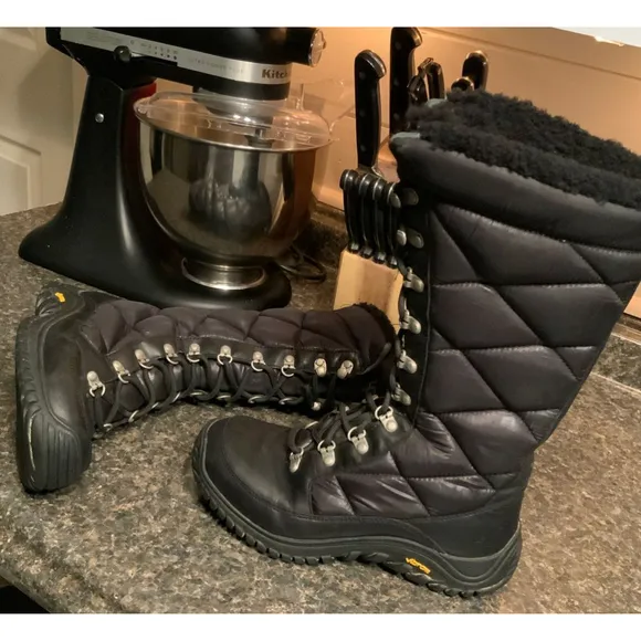 Ugg Kintla Boots