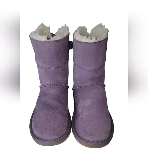 UGG KOOLABURRA Sheepskin Lined all weather boots