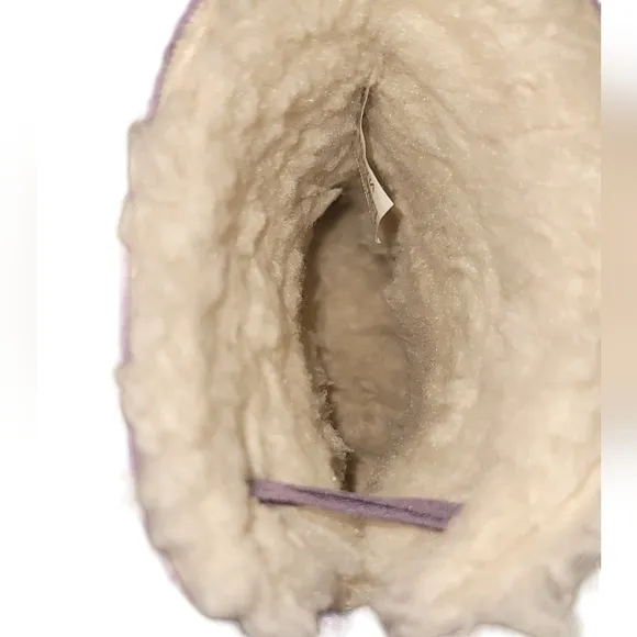 UGG KOOLABURRA Sheepskin Lined all weather boots
