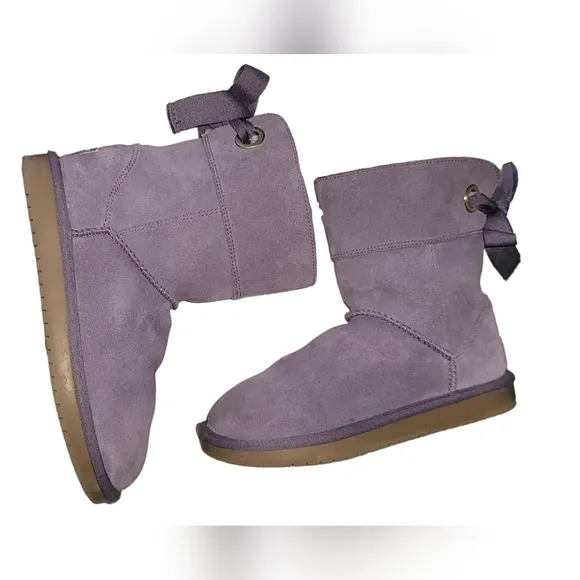 UGG KOOLABURRA Sheepskin Lined all weather boots