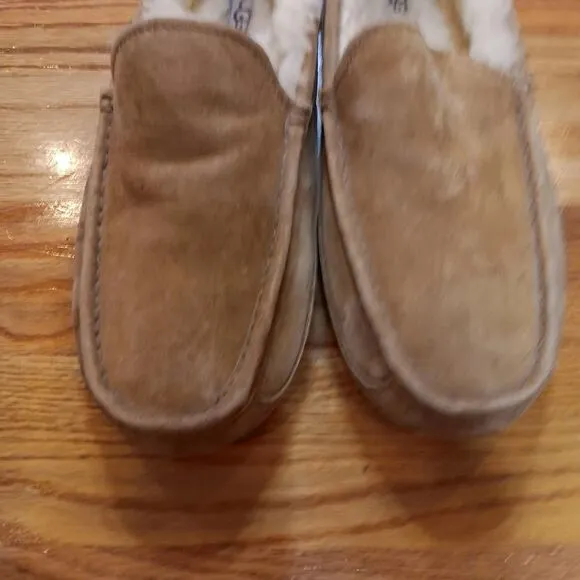UGG Men's - US 10 - Casual Comfort Suede Slipper Loafers CHESTNUT