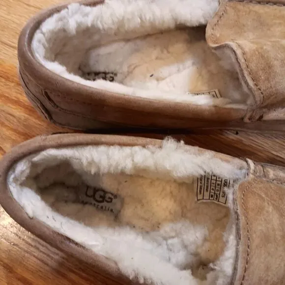 UGG Men's - US 10 - Casual Comfort Suede Slipper Loafers CHESTNUT