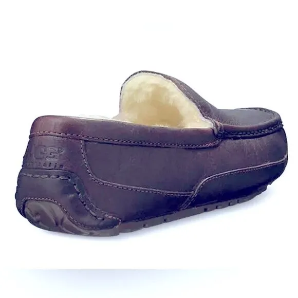 UGG Men's Ascot dark Brown Leather slippers! Pre-loved condition; Size