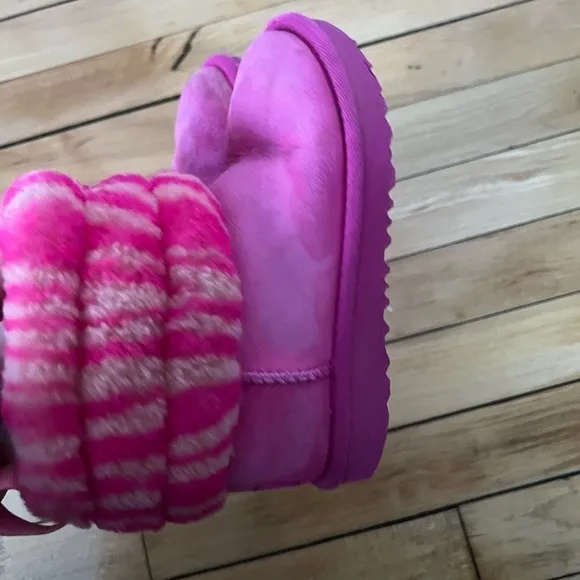 Ugg mini fluff quilted pink youth boots