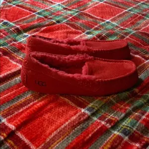 UGG Red Women's Flats &amp; Loafers