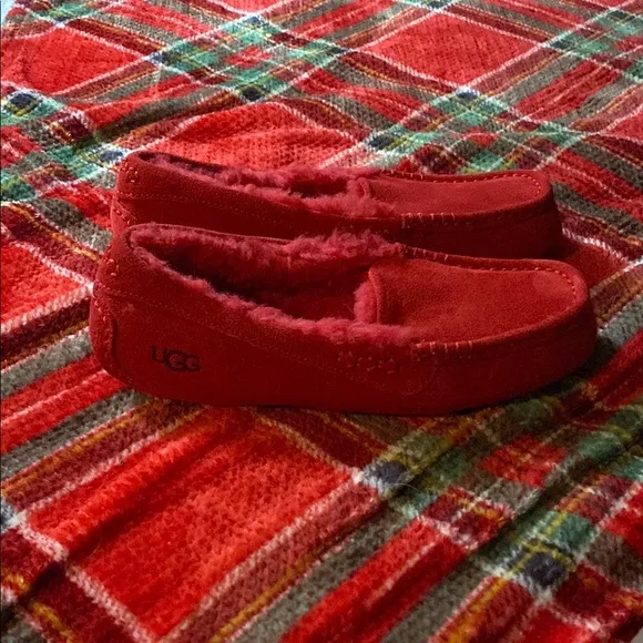 UGG Red Women's Flats &amp; Loafers