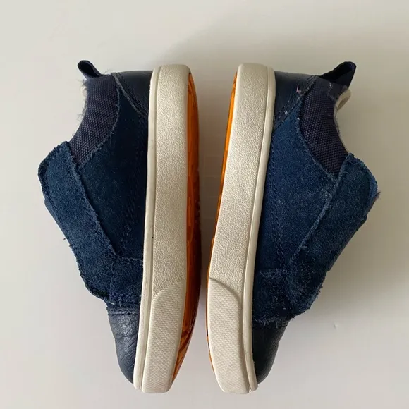 UGG Rennon Grip-Strap Low-Top Sneakers, Toddlers shoes size  7