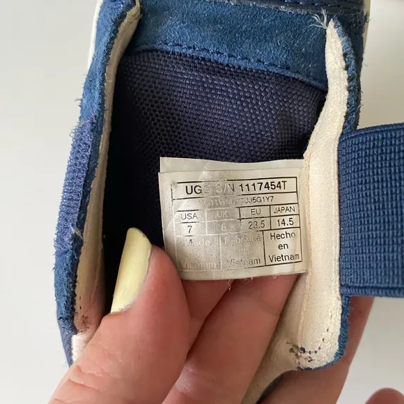 UGG Rennon Grip-Strap Low-Top Sneakers, Toddlers shoes size  7
