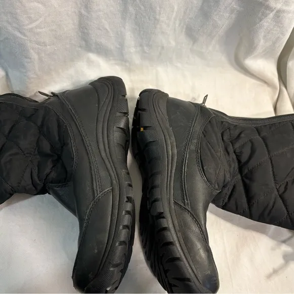 UGG SNOWPEAK Black Sheepskin-Lined Nylon Quilted Waterproof Boots Vibram Sz 7