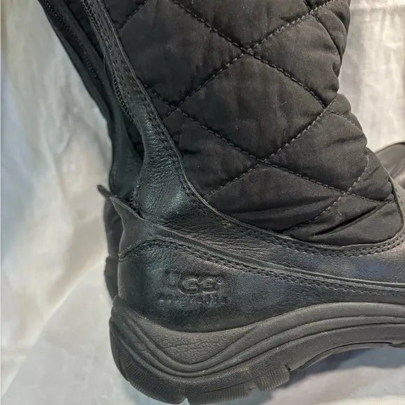 UGG SNOWPEAK Black Sheepskin-Lined Nylon Quilted Waterproof Boots Vibram Sz 7
