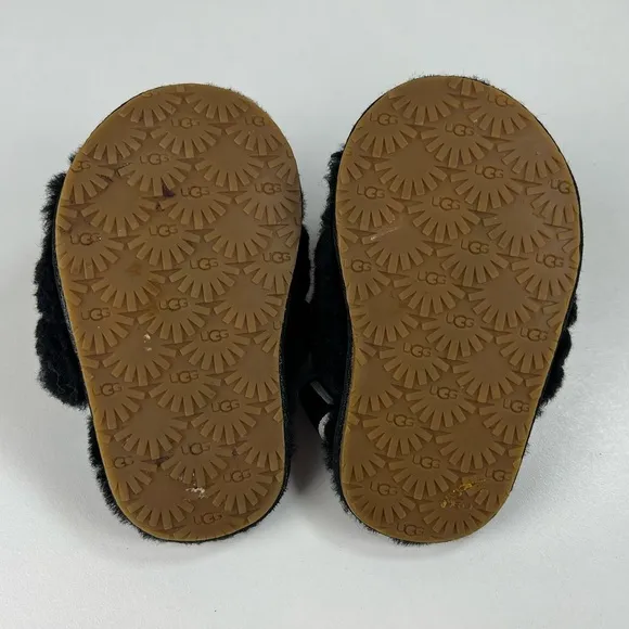 UGG Toddler Fluff Yeah Slides Sheepskin Slipper Sandals Size 6 Unisex Furry
