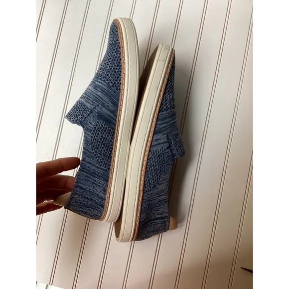 UGG Women Sammy Slip On Hyper Weave Flats Comfort Shoes Sneakers Blue 9