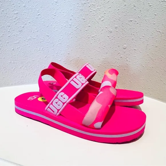 UGG Zuma Kids Women’s Camo Hot Pink Sling Slides Size J 5 W 7 NWT