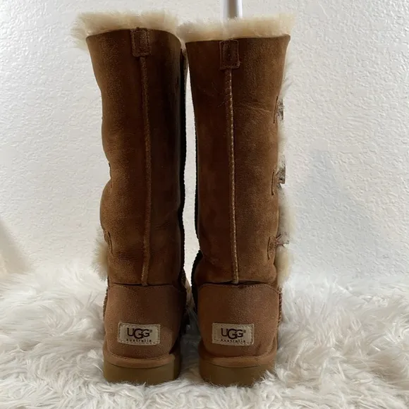 UGG Australia F27015G Bailey Button Triplet Fold Over Chestnut Boots Size 7