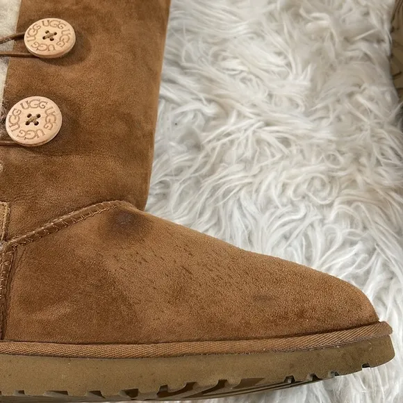 UGG Australia F27015G Bailey Button Triplet Fold Over Chestnut Boots Size 7