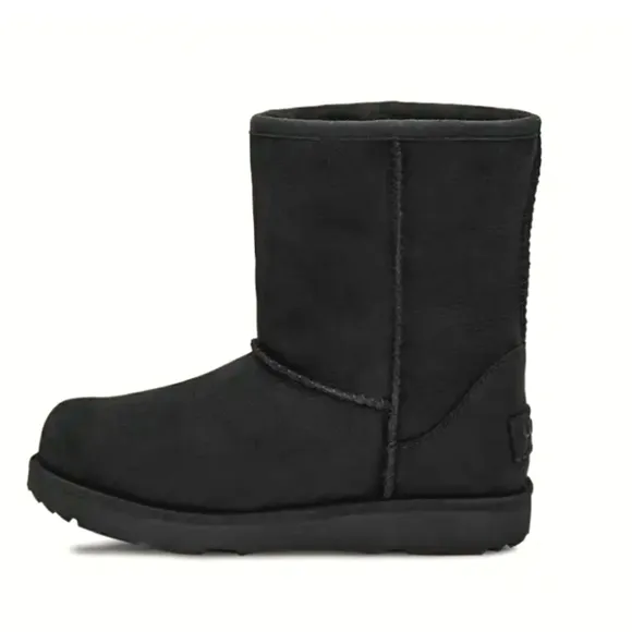 Uggs BIG KIDS Classic Weather Short Boots