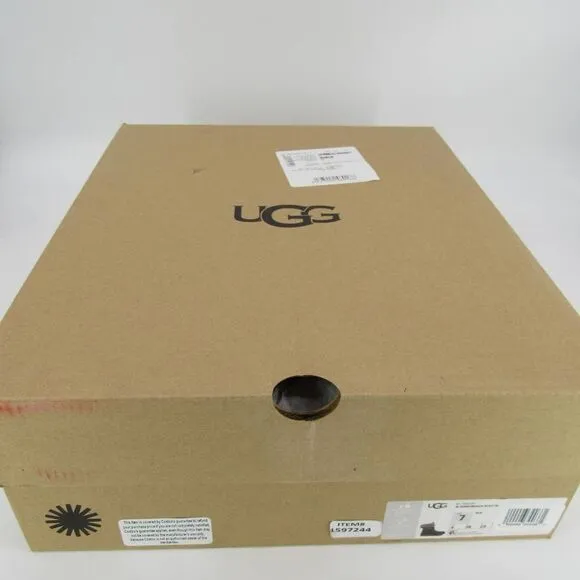 UGGS ADIRONDACK III WOMEN'S BOOTs IN BLACK  SZ 7