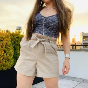 UNIQLO Women Drape Belted Shorts Elastic High Rise Mom Camp Tan Sand Ruffled