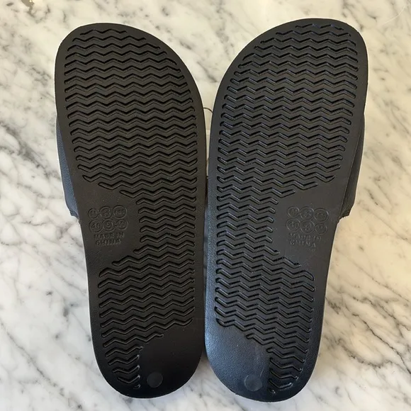 Unisex/Women's Anine Bing x Reebok Classic Leather Slides, Size 9 NWT