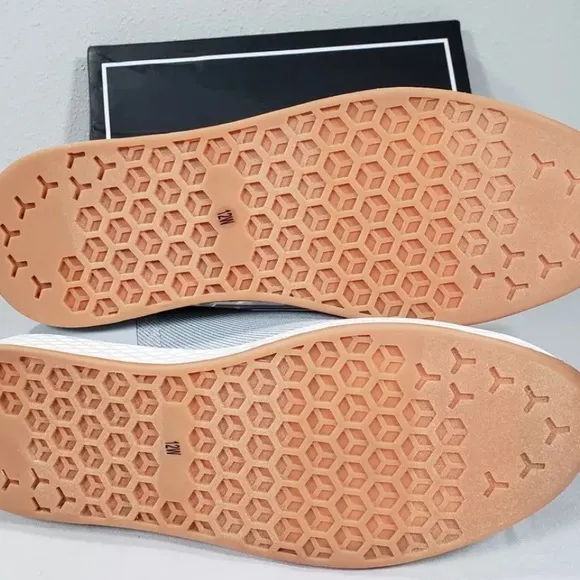 Urban Sport by J/Slides Gray Knit Sneakers (113)