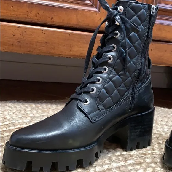 UTERQUE’ DIAMOND QUILTED LUG SOLE BOOTS