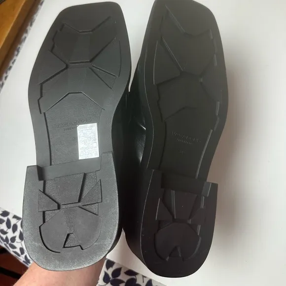 Vagabond Black EYRA Menswear-Inspired High Quality Leather Chunky Loafers NWOT 9