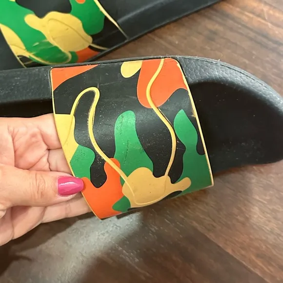 Valentino Garavanicamouflage-print rubber slides sz 44 US 11 $290
