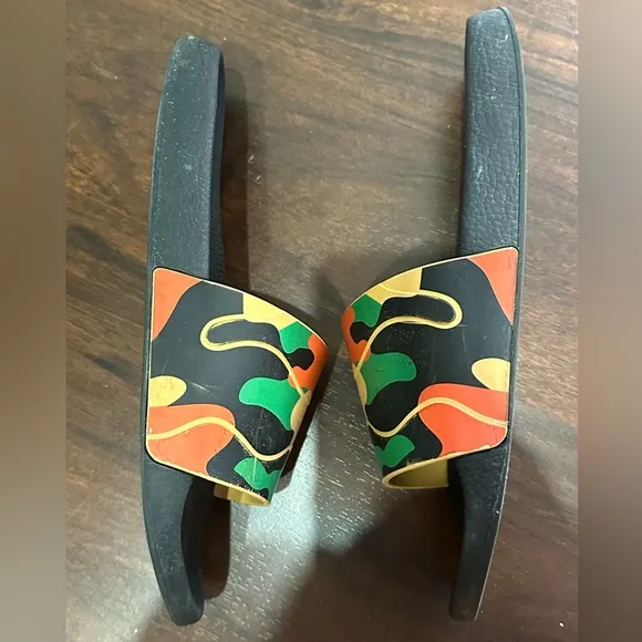 Valentino Garavanicamouflage-print rubber slides sz 44 US 11 $290