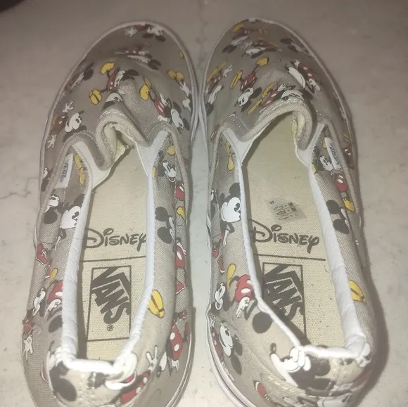 VANS and  DISNEY MICKEY MOUSE slip on FROST GREY Size 10 men 11 1/2 women