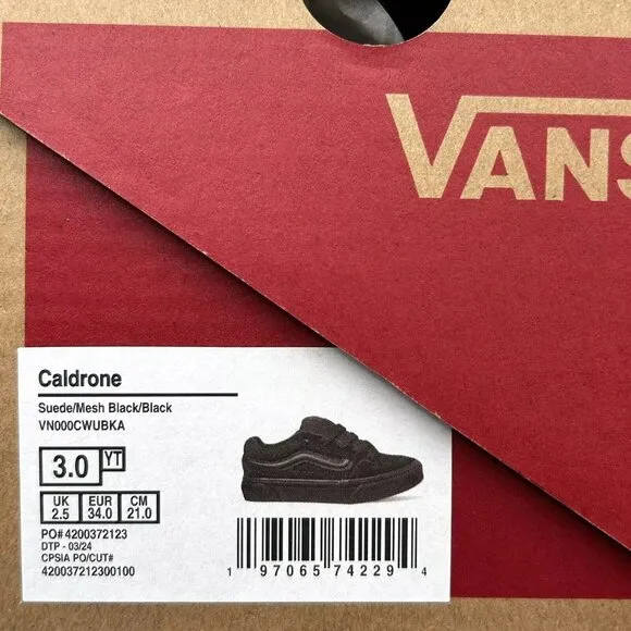 Vans Caldrone Youth Boy's Suede Sneakers Size 3 Solid Black Classic Style Shoes