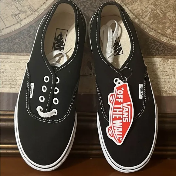 Vans • Classic Authentic Black/White Kids Sneakers