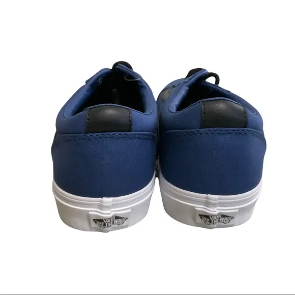 Vans Mens Skate Sneaker Blue Size 11 NEW