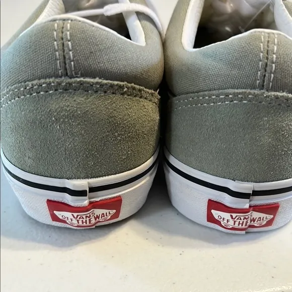 Vans Unisex Men's or Women’s Green Sneakers (NEW WITH OUT BOX no worn
